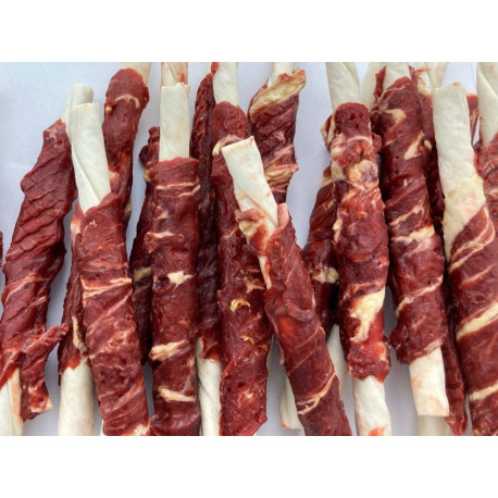 Pochoutka Kabanos obalený v hovězím a treskou 100g