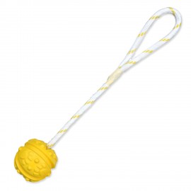Hračka TRIXIE míček gumový na provaze 7 cm 1ks